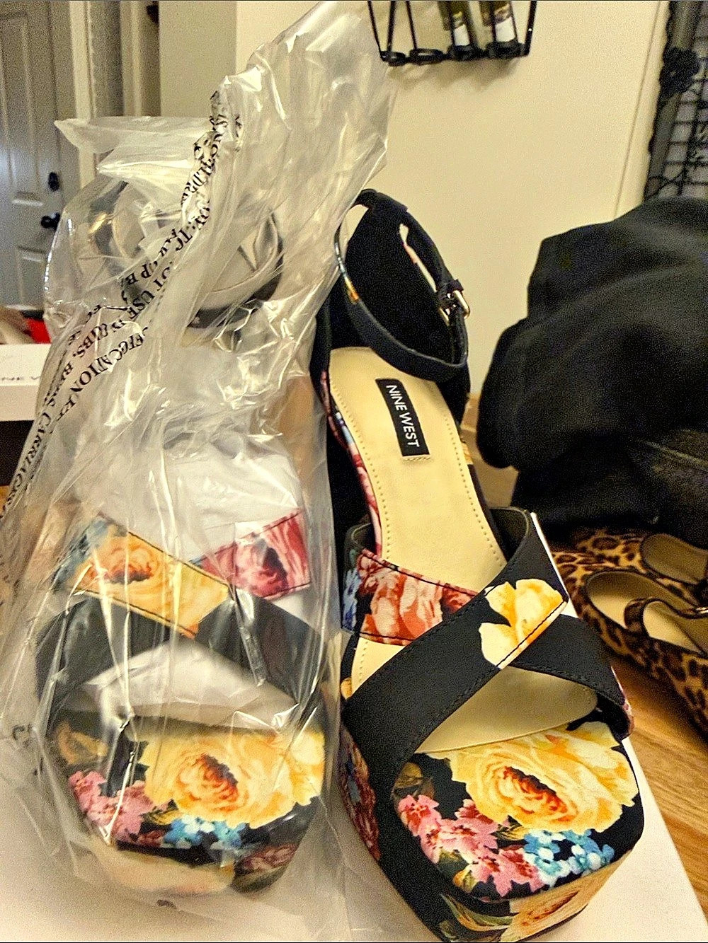 Nine West Vicky2 Floral Platform Heels Black & Yellow US 6